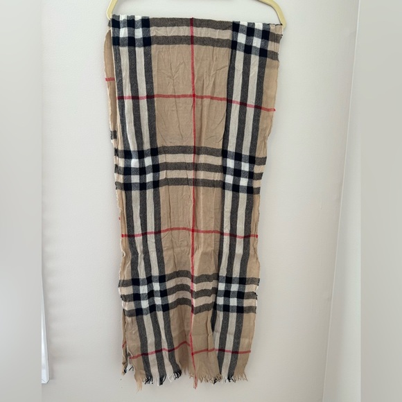 [BURBERRY] Giant Check Crinkle Scarf, Camel - Picture 4 of 8